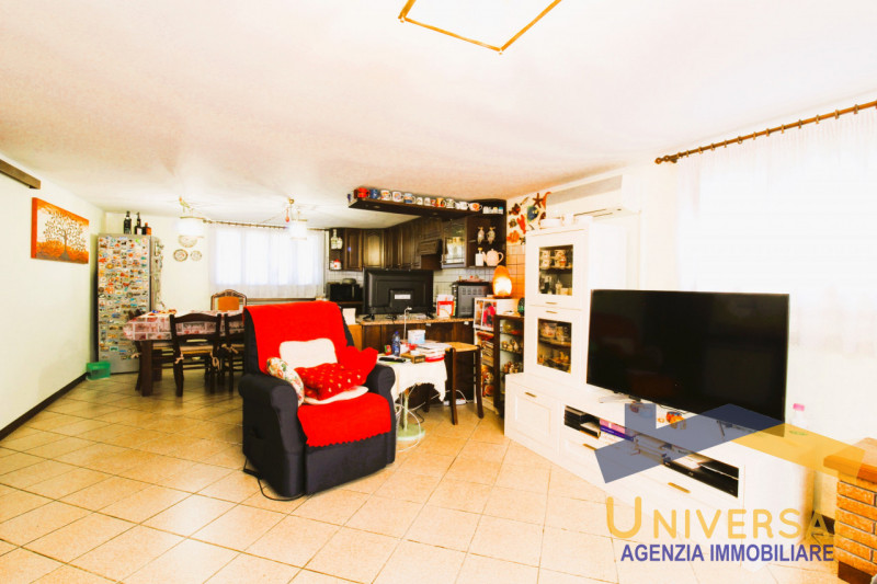 ARSEGO – In posizione tranquilla a pochi minuti dal centro del paese e da tutti i servizi quali n...