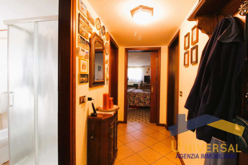 ARSEGO – In posizione tranquilla a pochi minuti dal centro del paese e da tutti i servizi quali n...