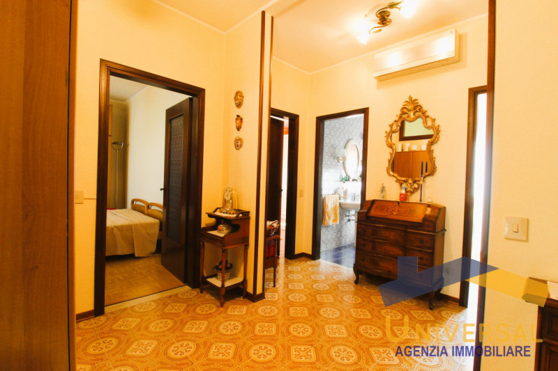 ARSEGO – In posizione tranquilla a pochi minuti dal centro del paese e da tutti i servizi quali n...