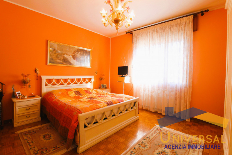 ARSEGO – In posizione tranquilla a pochi minuti dal centro del paese e da tutti i servizi quali n...