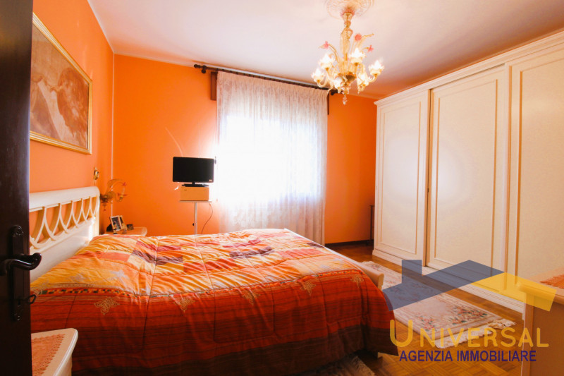 ARSEGO – In posizione tranquilla a pochi minuti dal centro del paese e da tutti i servizi quali n...