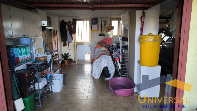 ARSEGO – In posizione tranquilla a pochi minuti dal centro del paese e da tutti i servizi quali n...