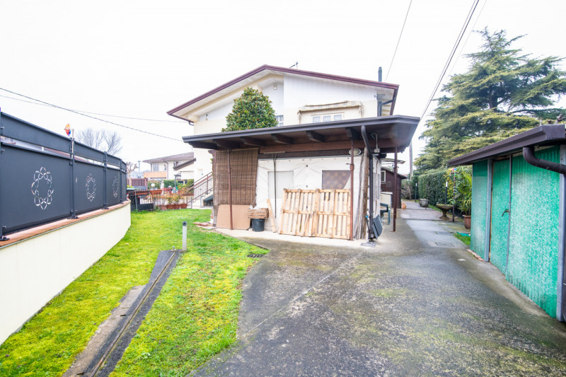 NUDA PROPRIETÀ – ABANO TERME, GIARRE 
Proponiamo in vendita la nuda proprietà di un’elegante abit...