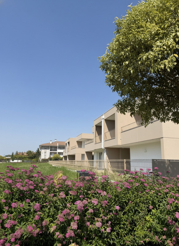 Quadrifamiliari in consegna alle Giarre di Abano Terme, progettate per offrire comfort e stile, c...