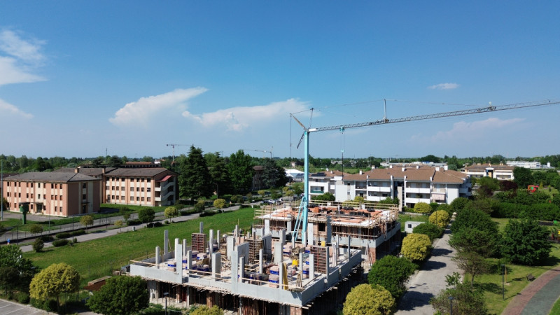 Scopri la tua nuova casa nella tranquilla zona di Giarre, ad Abano Terme. Questa elegante soluzio...