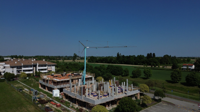 Scopri la tua nuova casa nella tranquilla zona di Giarre, ad Abano Terme. Questa elegante soluzio...