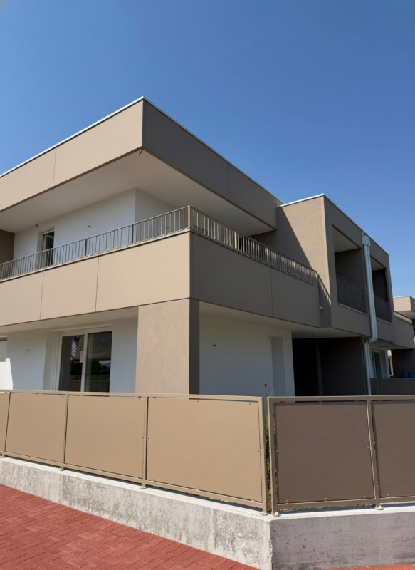 Quadrifamiliari in consegna alle Giarre di Abano Terme, progettate per offrire comfort e stile, c...