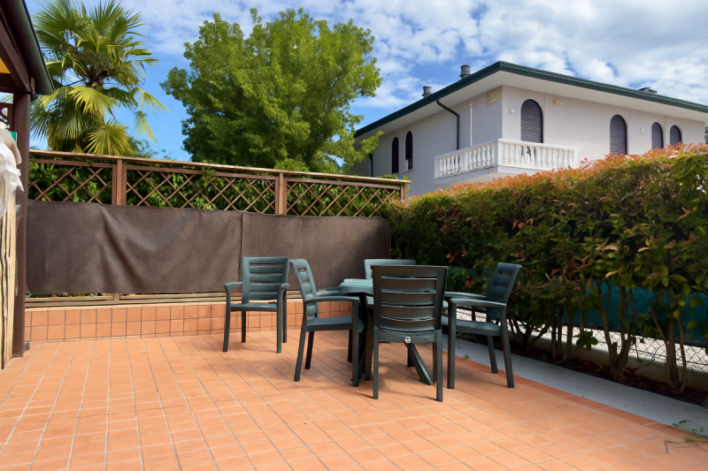 CASELLE DI SELVAZZANO: Proponiamo in vendita una trifamiliare di testa, sviluppata su più livelli...