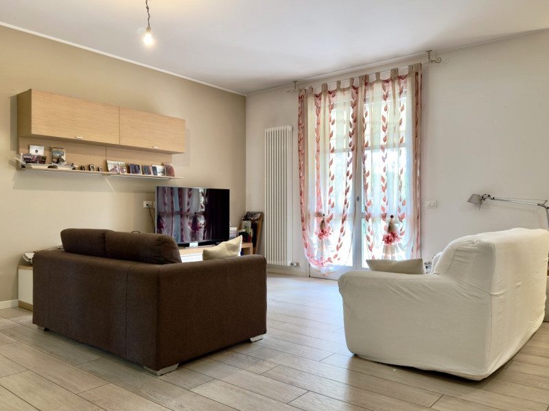 CASELLE DI SELVAZZANO: Proponiamo in vendita una trifamiliare di testa, sviluppata su più livelli...