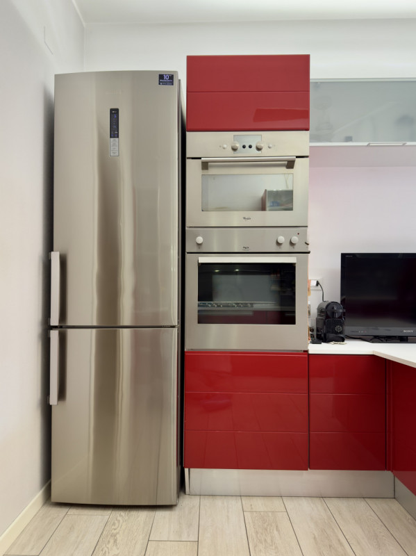 CASELLE DI SELVAZZANO: Proponiamo in vendita una trifamiliare di testa, sviluppata su più livelli...