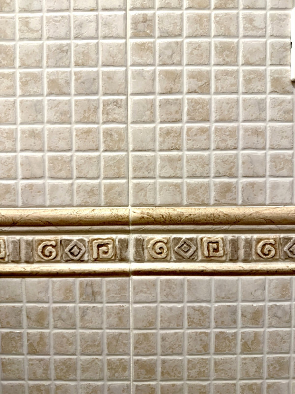 CASELLE DI SELVAZZANO: Proponiamo in vendita una trifamiliare di testa, sviluppata su più livelli...