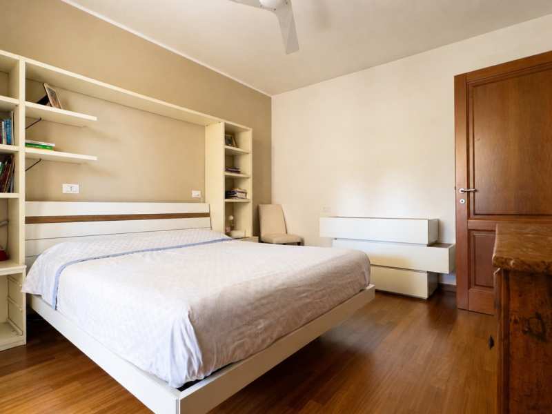 CASELLE DI SELVAZZANO: Proponiamo in vendita una trifamiliare di testa, sviluppata su più livelli...