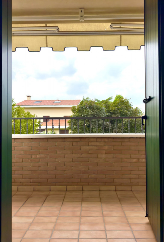 CASELLE DI SELVAZZANO: Proponiamo in vendita una trifamiliare di testa, sviluppata su più livelli...