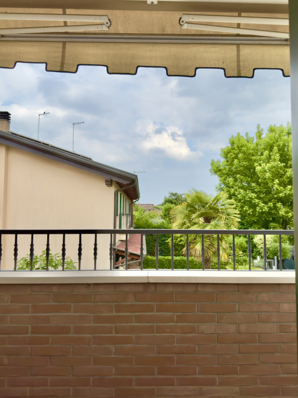 CASELLE DI SELVAZZANO: Proponiamo in vendita una trifamiliare di testa, sviluppata su più livelli...