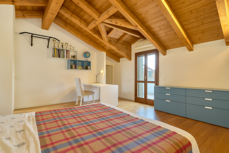 CASELLE DI SELVAZZANO: Proponiamo in vendita una trifamiliare di testa, sviluppata su più livelli...