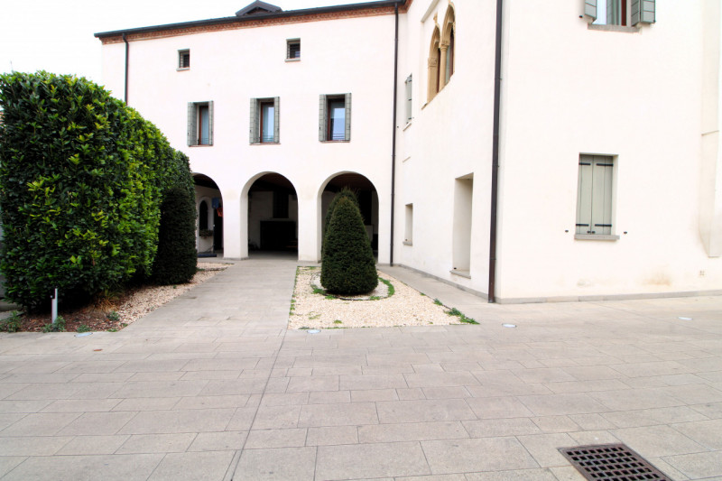 MONSELICE: inserito nel prestigioso contesto della Villa Paradisi Capodivacca, la dimora più anti...