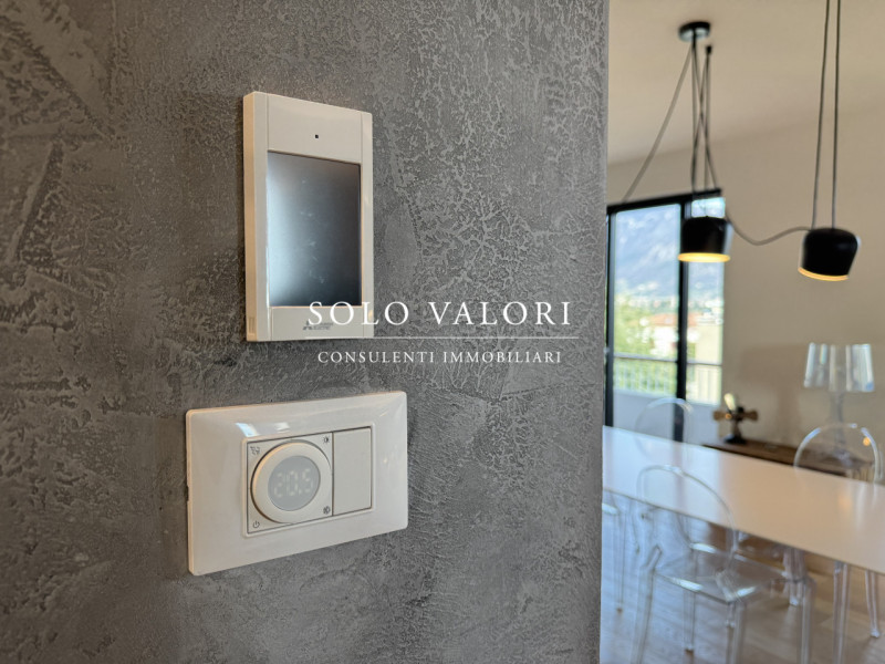 Rif. BA249 (per info 393 9878704 Daniel)

Proponiamo in vendita elegante Attico 3 camere, finemen...