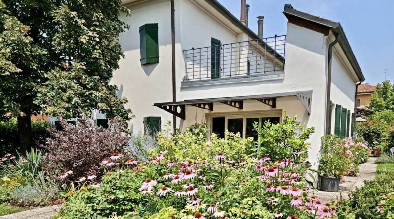 (Per INFO 3316190143) A Vedelago, immersi nel verde del Parco del Sile, in zona prestigiosa e mol...