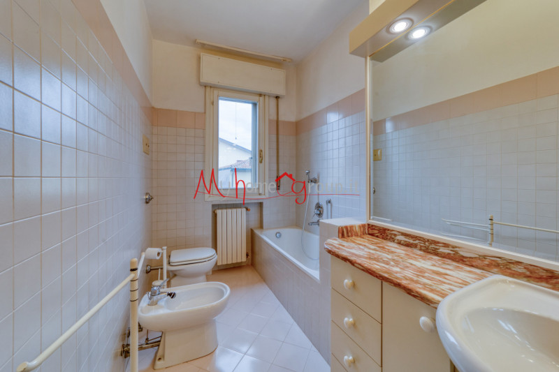 PADOVA ZONA MADONNA PELLEGRINA - Proponiamo in vendita, a meno di trecento metri dal bar Pier88, ...