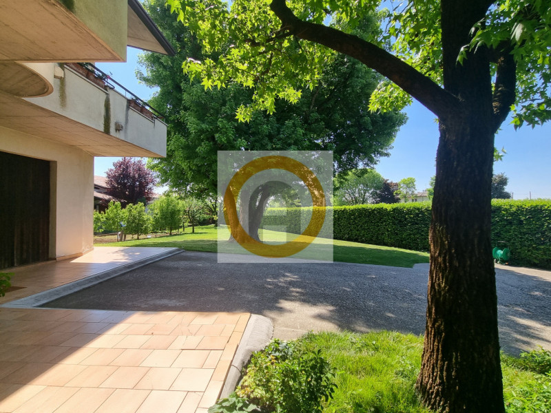 Villa Indipendente a Bassano del Grappa: Spazi Generosi e Massima Versatilità.
Cerchi una soluzio...