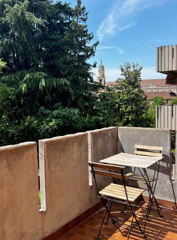 MONOLOCALE SITUATO NEL CUORE DI VICENZA A POCHI PASSI DALLE MURA STORICHE - Rif. 8221
Nella tranq...