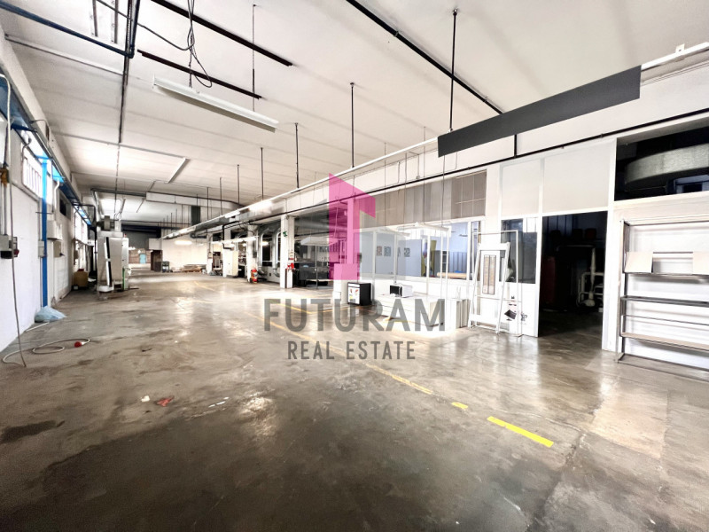 CREAZZO – RIF. 568FUTURAM -PER INFO 0444/310220

Alle porte della Z.A.I. di Creazzo si vende capa...