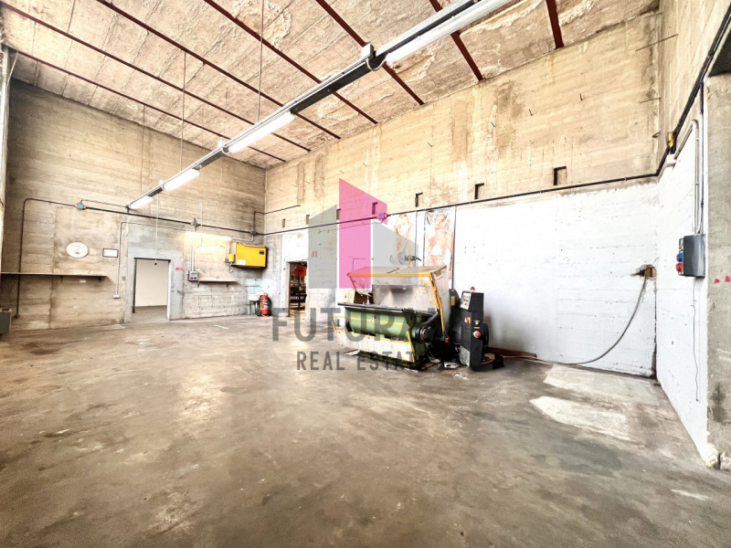 CREAZZO – RIF. 568FUTURAM -PER INFO 0444/310220

Alle porte della Z.A.I. di Creazzo si vende capa...