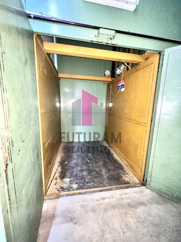 CREAZZO – RIF. 568FUTURAM -PER INFO 0444/310220

Alle porte della Z.A.I. di Creazzo si vende capa...