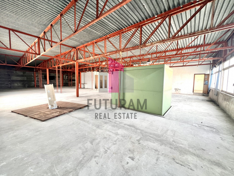 CREAZZO – RIF. 568FUTURAM -PER INFO 0444/310220

Alle porte della Z.A.I. di Creazzo si vende capa...