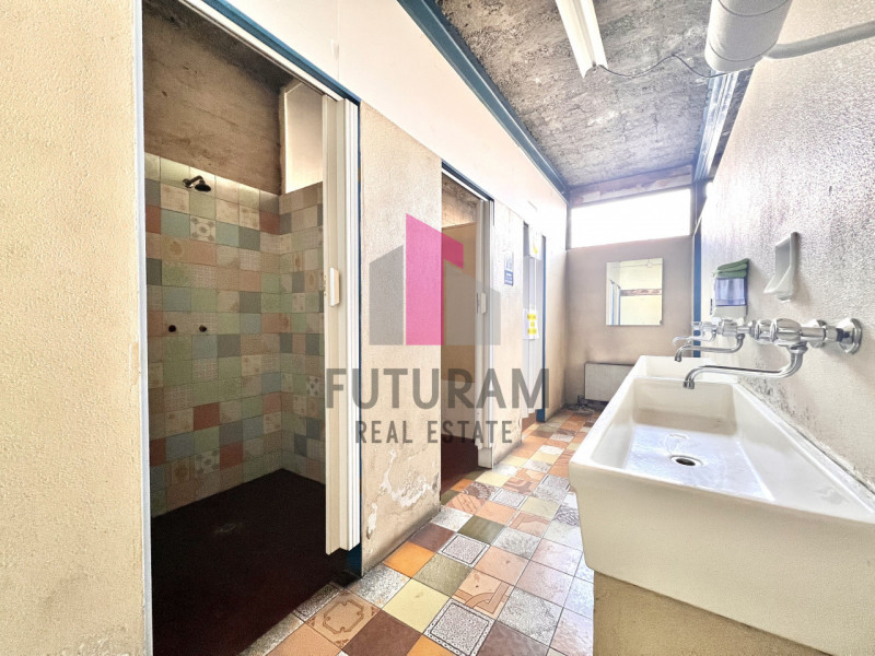 CREAZZO – RIF. 568FUTURAM -PER INFO 0444/310220

Alle porte della Z.A.I. di Creazzo si vende capa...