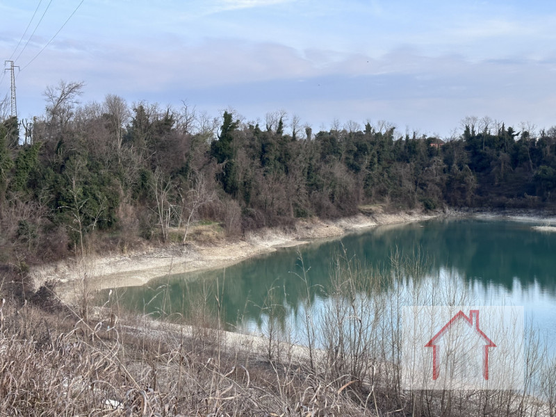 Luxor Agenzia Immobiliare presenta un'opportunità unica nel cuore di Villorba. In vendita, dispon...