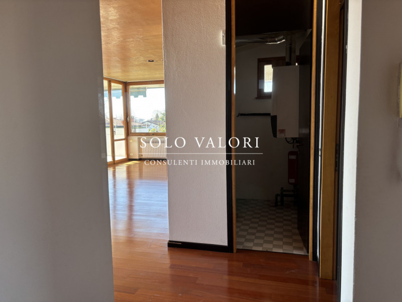 Rif. A841 (per info 392 6956333 Nada)

ATTICO singolare in comoda zona residenziale a pochi passi...