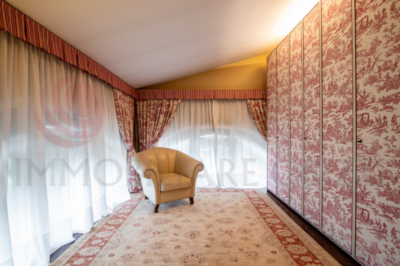 Situata nel cuore di Abano Terme, nota per le sue famose sorgenti termali e un clima mite tutto l...