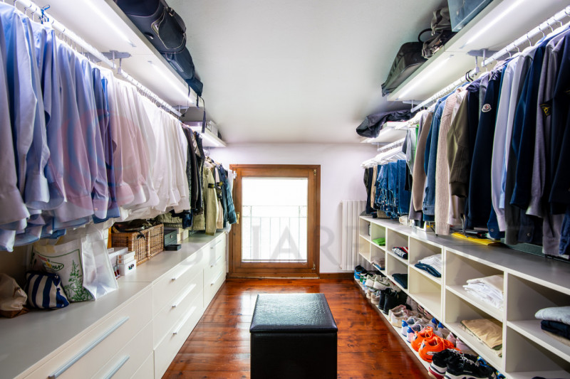 Situata nel cuore di Abano Terme, nota per le sue famose sorgenti termali e un clima mite tutto l...