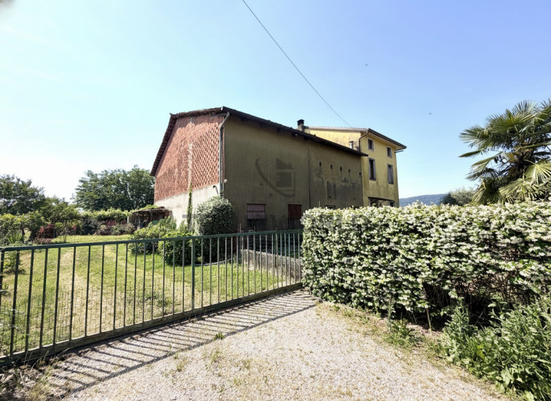 Scopri questa splendida casa singola terratetto situata nel comune di Malo, immersa in un terreno...