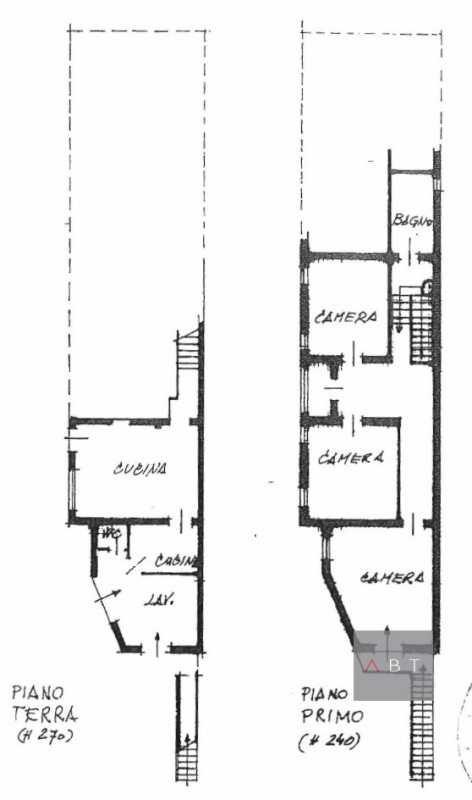 Porzione di casa composta di: ingresso, cucina, tre camere, due bagni, lavanderia, annesso negozi...