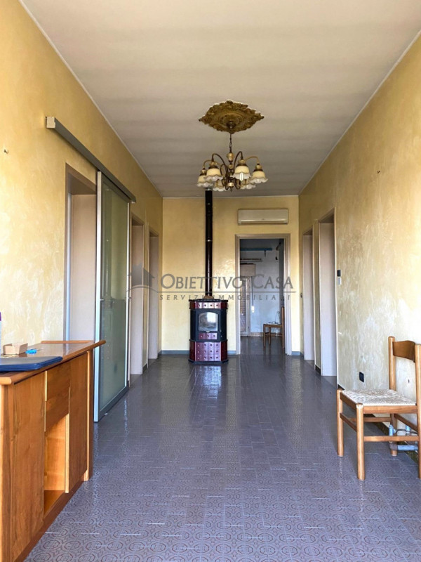 Rif. BOV189 - Proponiamo in vendita una casa singola a Bovolenta, divisa orizzontalmente in 2 uni...