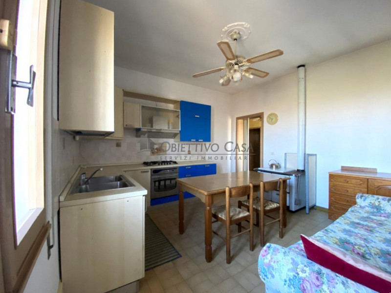 Rif. BOV189 - Proponiamo in vendita una casa singola a Bovolenta, divisa orizzontalmente in 2 uni...