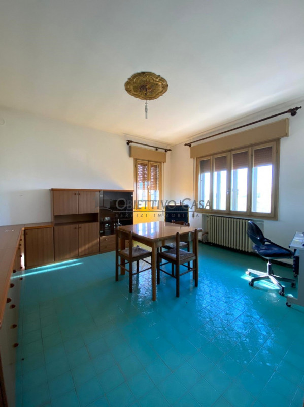 Rif. BOV189 - Proponiamo in vendita una casa singola a Bovolenta, divisa orizzontalmente in 2 uni...