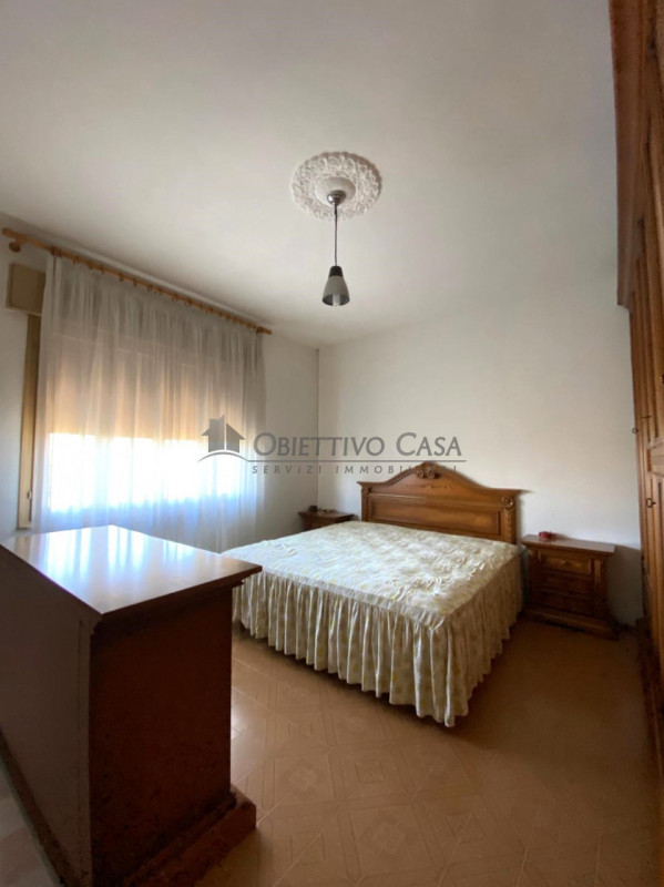 Rif. BOV189 - Proponiamo in vendita una casa singola a Bovolenta, divisa orizzontalmente in 2 uni...