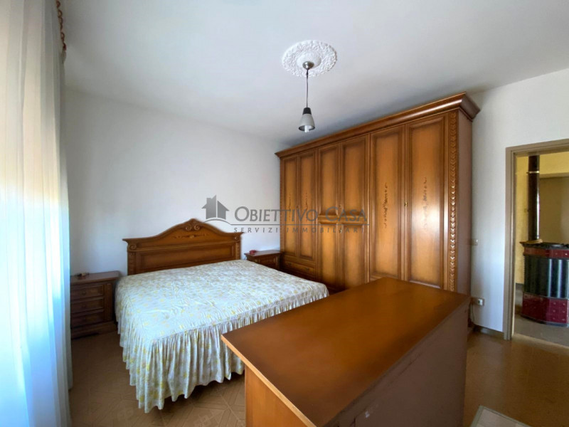 Rif. BOV189 - Proponiamo in vendita una casa singola a Bovolenta, divisa orizzontalmente in 2 uni...