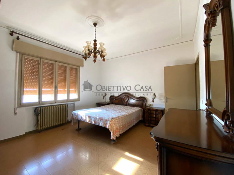 Rif. BOV189 - Proponiamo in vendita una casa singola a Bovolenta, divisa orizzontalmente in 2 uni...