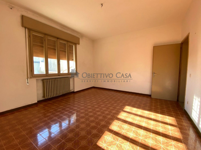 Rif. BOV189 - Proponiamo in vendita una casa singola a Bovolenta, divisa orizzontalmente in 2 uni...