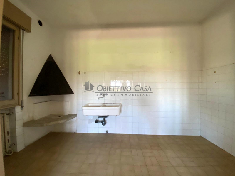 Rif. BOV189 - Proponiamo in vendita una casa singola a Bovolenta, divisa orizzontalmente in 2 uni...