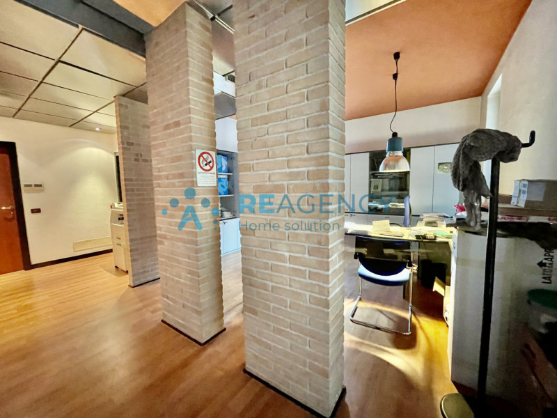 STAI CERCANDO UN UFFICIO IN CENTRO A MONTECCHIO MAGGIORE?

ECCO L’OCCASIONE CHE ASPETTAVI!

MONTE...