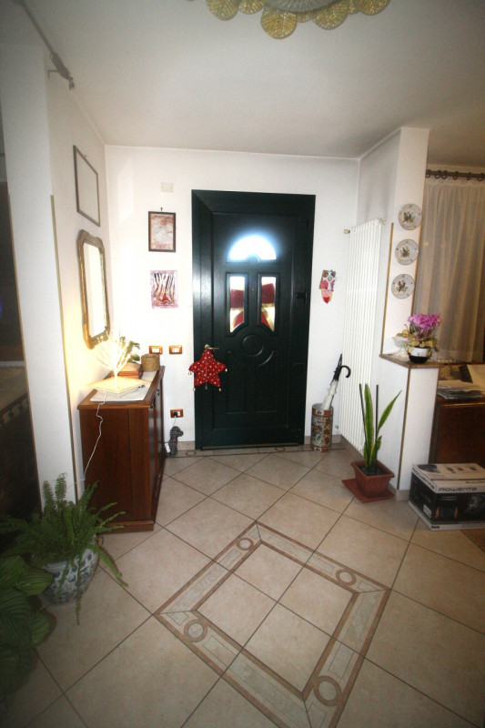 Ponterotto - Via Monta 

Scoprite questa splendida casa singola terratetto situata nel tranquillo...