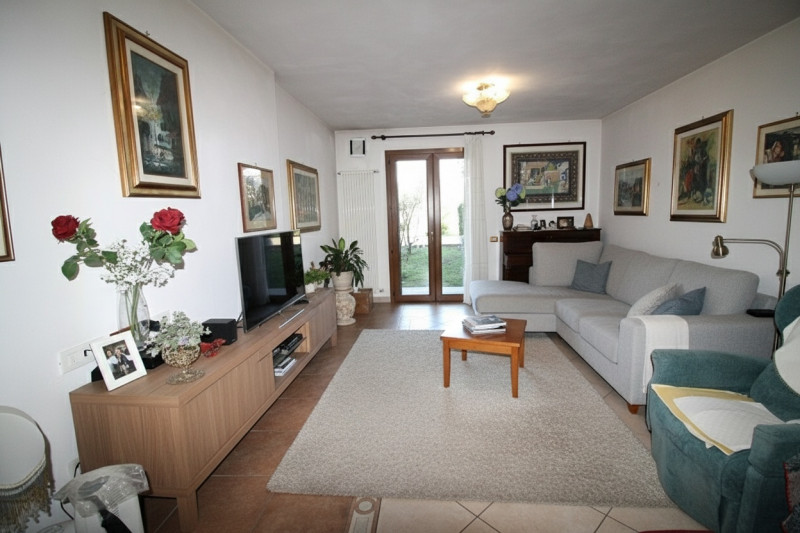 Ponterotto - Via Monta 

Scoprite questa splendida casa singola terratetto situata nel tranquillo...