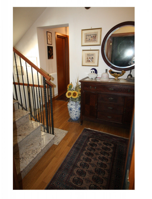 Ponterotto - Via Monta 

Scoprite questa splendida casa singola terratetto situata nel tranquillo...