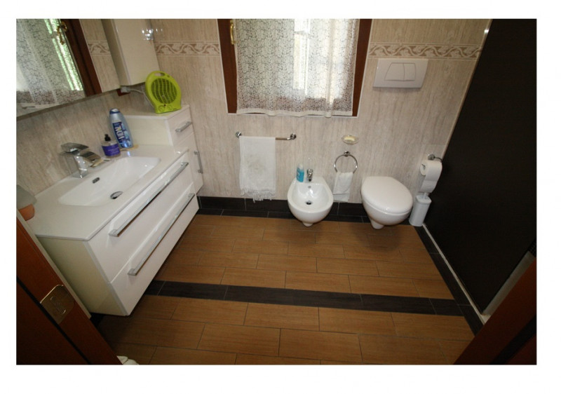 Ponterotto - Via Monta 

Scoprite questa splendida casa singola terratetto situata nel tranquillo...