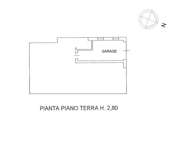 Scoprite questa splendida casa singola terratetto situata nel tranquillo quartiere di Ponterotto,...